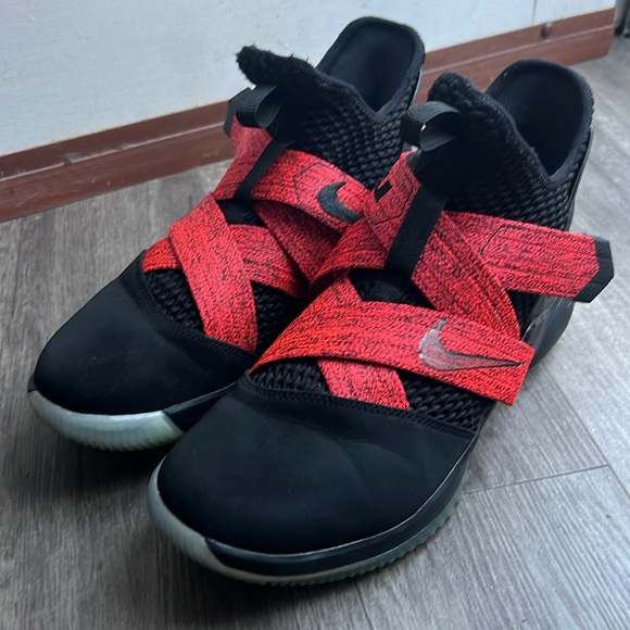 Nike Lebron Soldier XII Bred Black / Red Basketball Shoes Mens Size 11. AO2609-0 - Picture 1 of 8